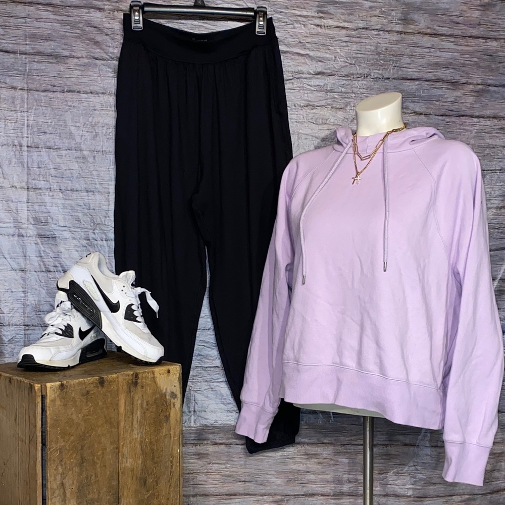 Universal Threads Lavender Women’s Sweater Hoodie